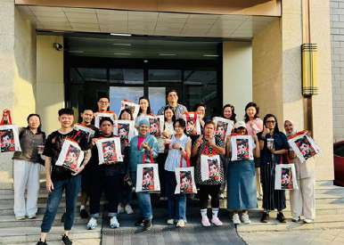 Group tour memories and souvenirs