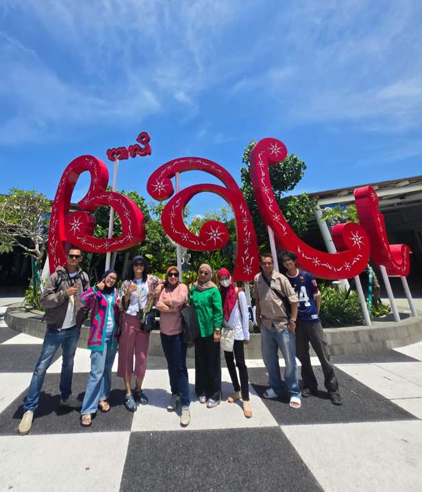Island Paradise Holiday